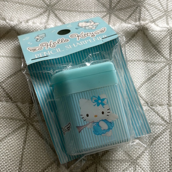 Blue Angel Hello Kitty Pencil Sharpener Sanrio 2001 - Picture 5 of 5